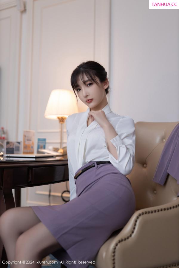 陆萱萱  [XiuRen]高清写真图 2024.06.13 No.8700 陆萱萱 黑丝美腿第13张图片